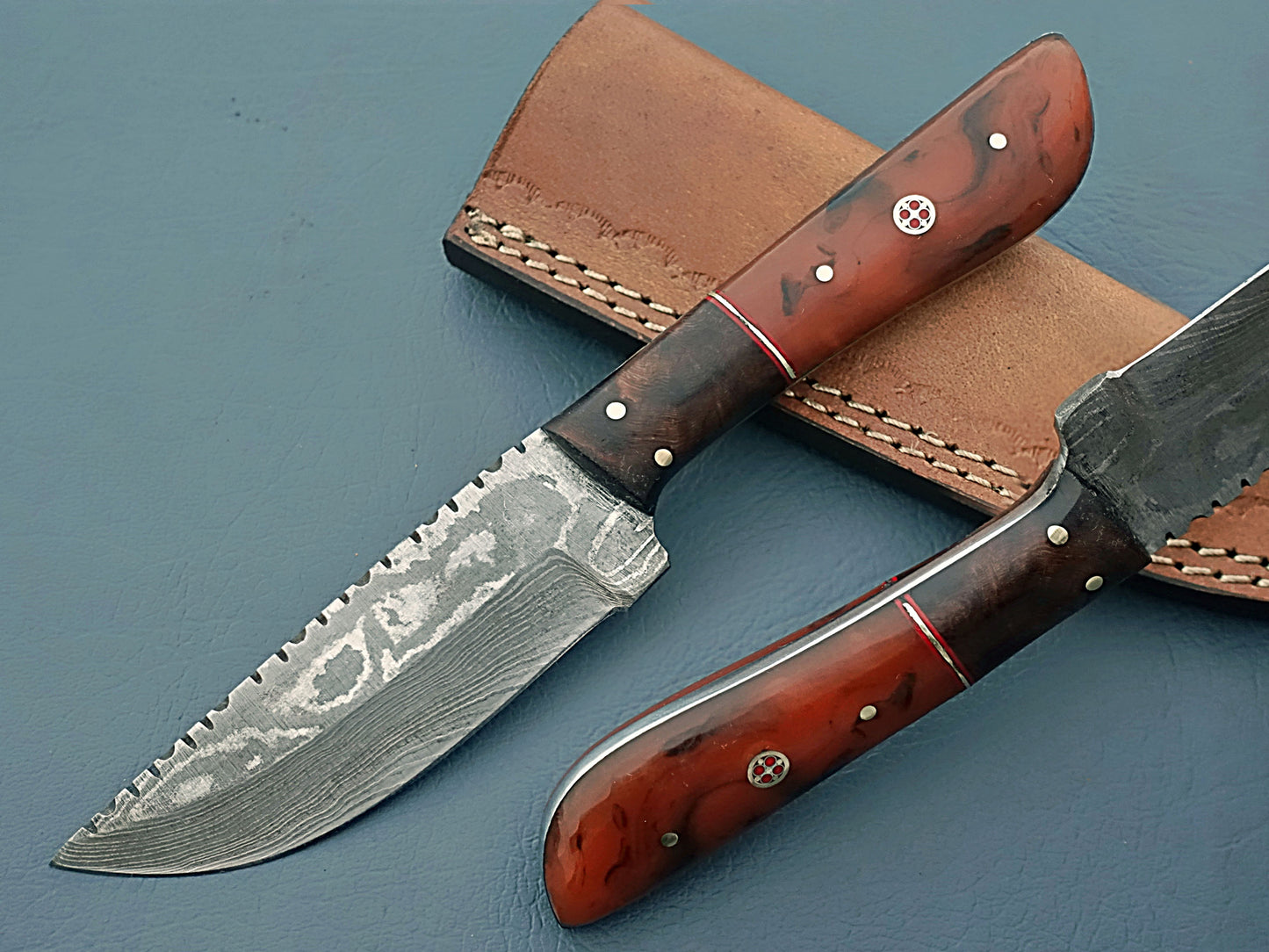 Handmade Damascus Hunting Knife - Hand-Forged Damascus Steel Blade | Leather Sheath | Ideal Gif