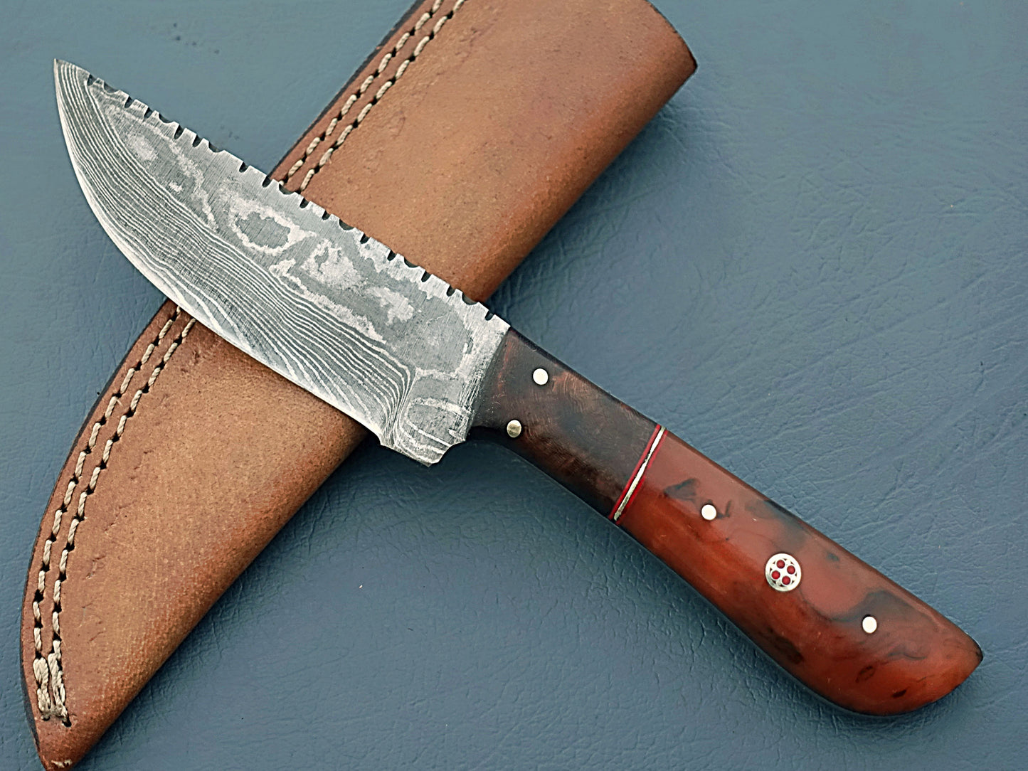 Handmade Damascus Hunting Knife - Hand-Forged Damascus Steel Blade | Leather Sheath | Ideal Gift