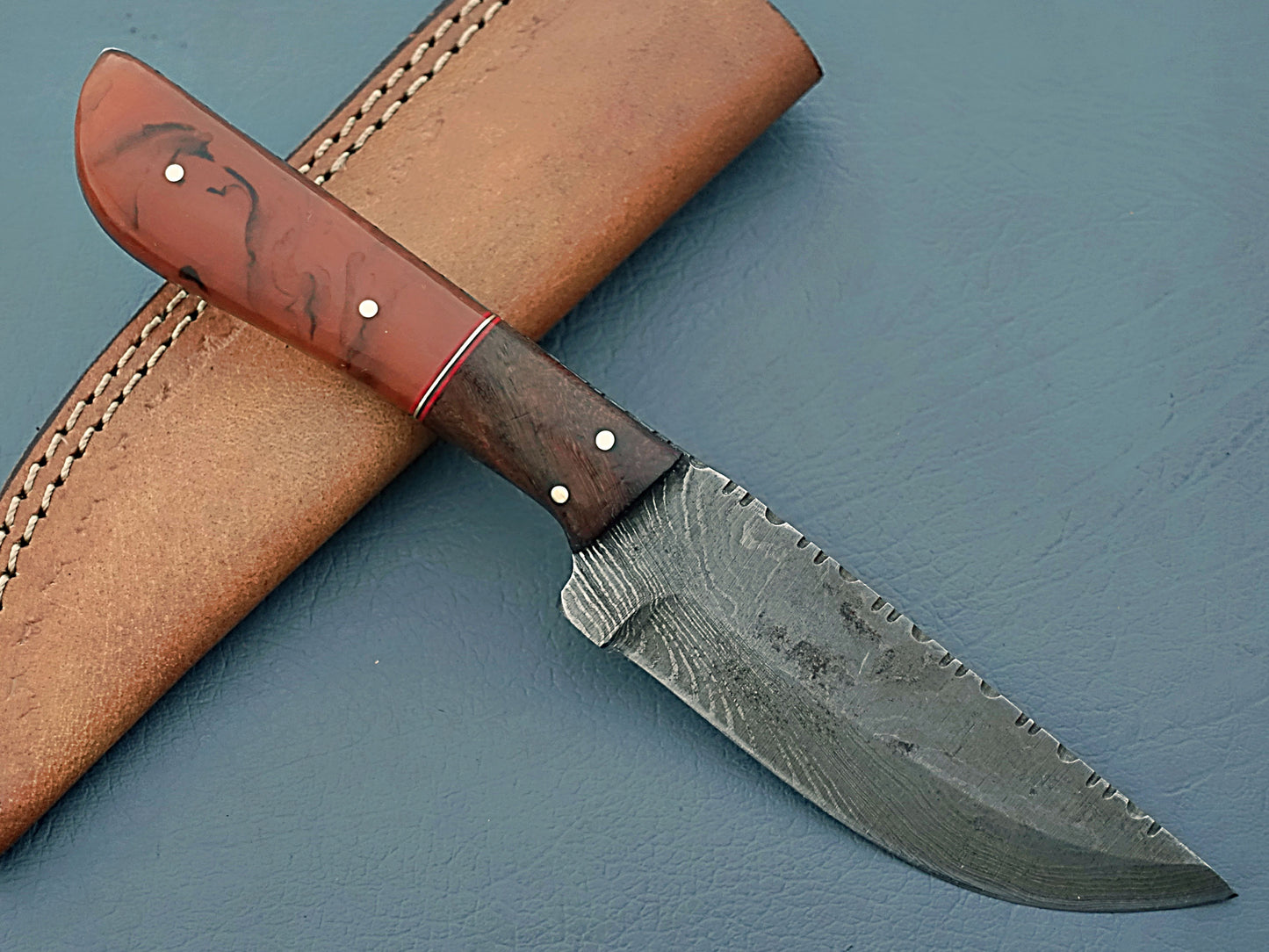 Handmade Damascus Hunting Knife - Hand-Forged Damascus Steel Blade | Leather Sheath | Ideal Gift