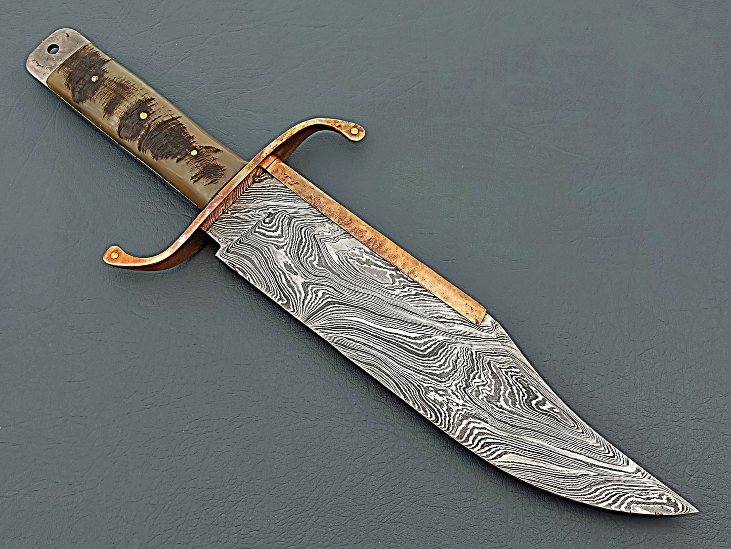 Sharp Edge Custom Handmade Damascus Steel Fixed Blade Knife Ram Horn Handle