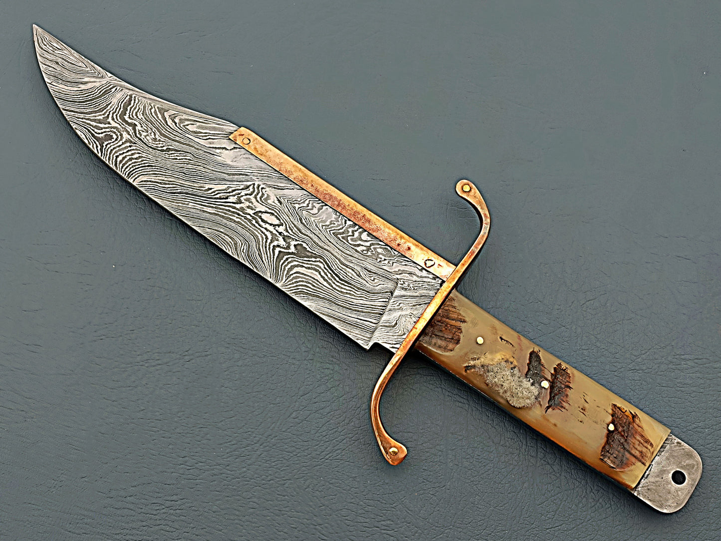 Sharp Edge Custom Handmade Damascus Steel Fixed Blade Knife Ram Horn Handle