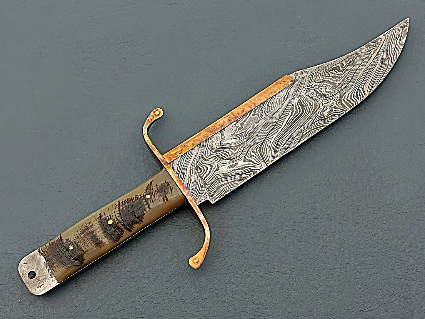 Sharp Edge Custom Handmade Damascus Steel Fixed Blade Knife Ram Horn Handle