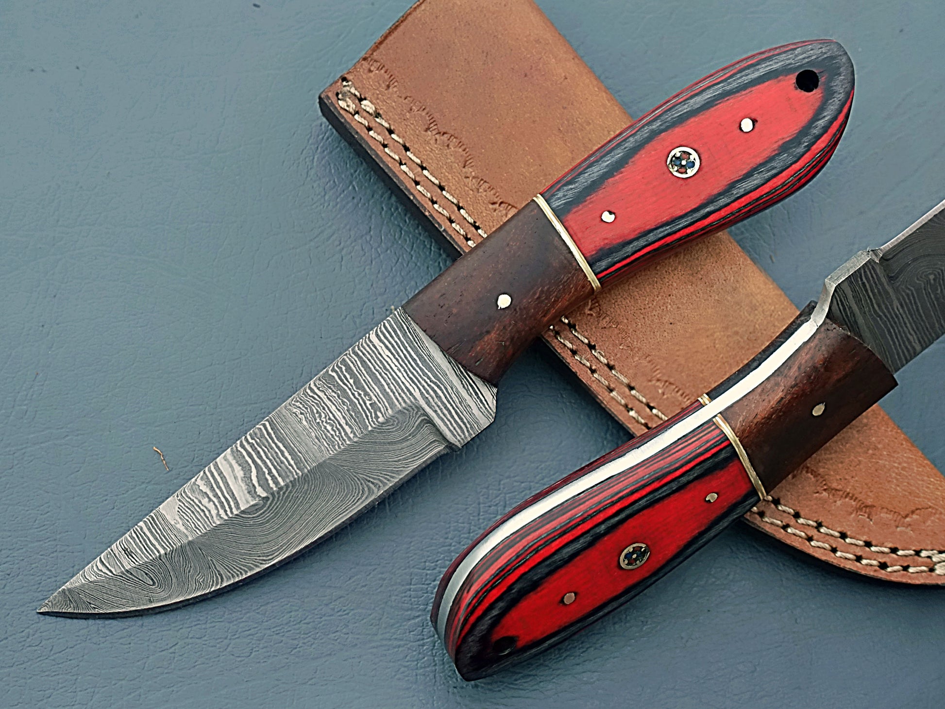 Red Damascus Steel Hunting Knife with Free Leather Sheath - Ideal for Camping