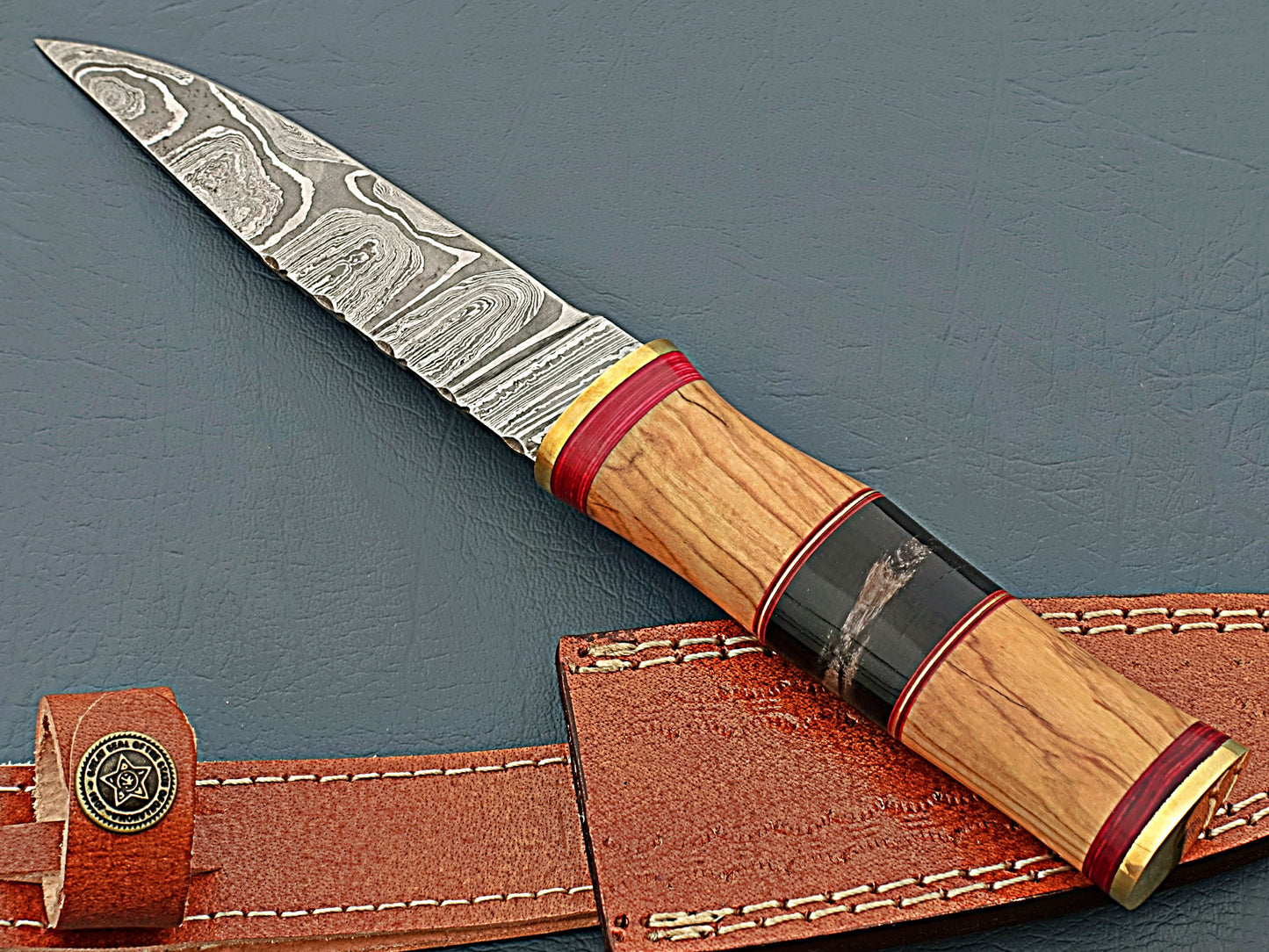 World's Best Damascus Hunting Knife - Fixed Blade with Sharp Edge and Leather Scabbard