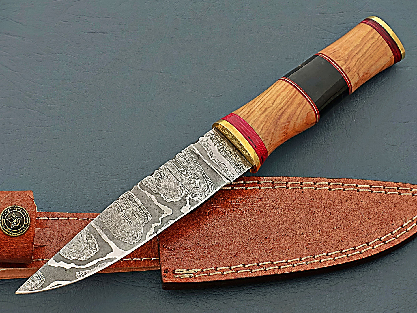 World's Best Damascus Hunting Knife - Fixed Blade with Sharp Edge and Leather Scabbard