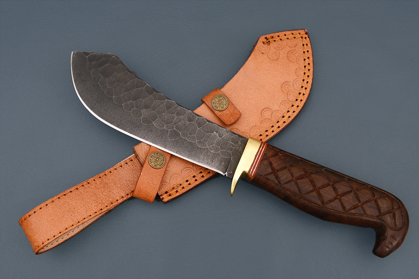 Handcrafted High Carbon Damascus Hunting Knife - Iron Wood Handle